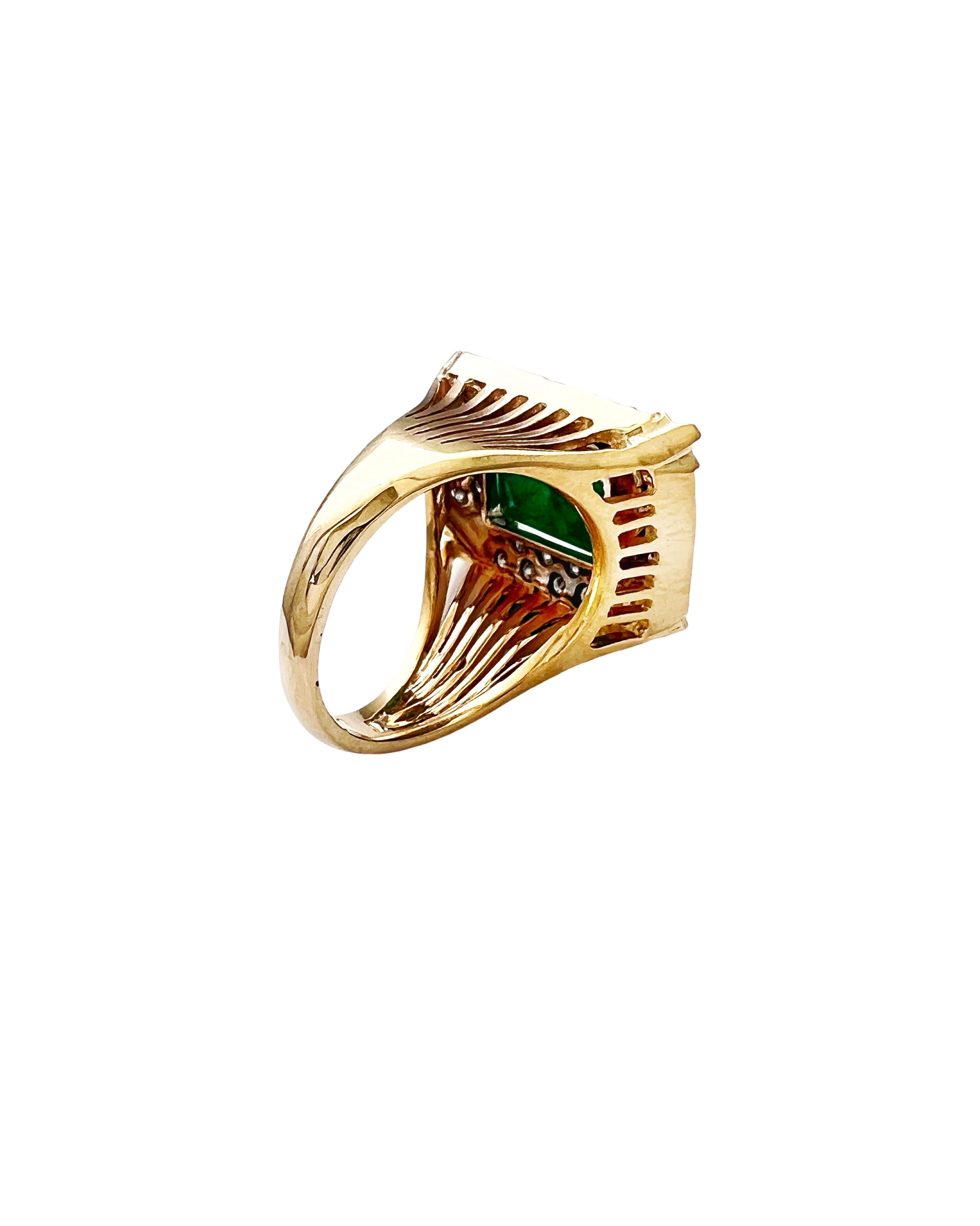 5.31 Carats Emerald Brazil F1 (Certified) & 0.81 Carats Diamonds Set In 14 Karat Yellow Gold Ring