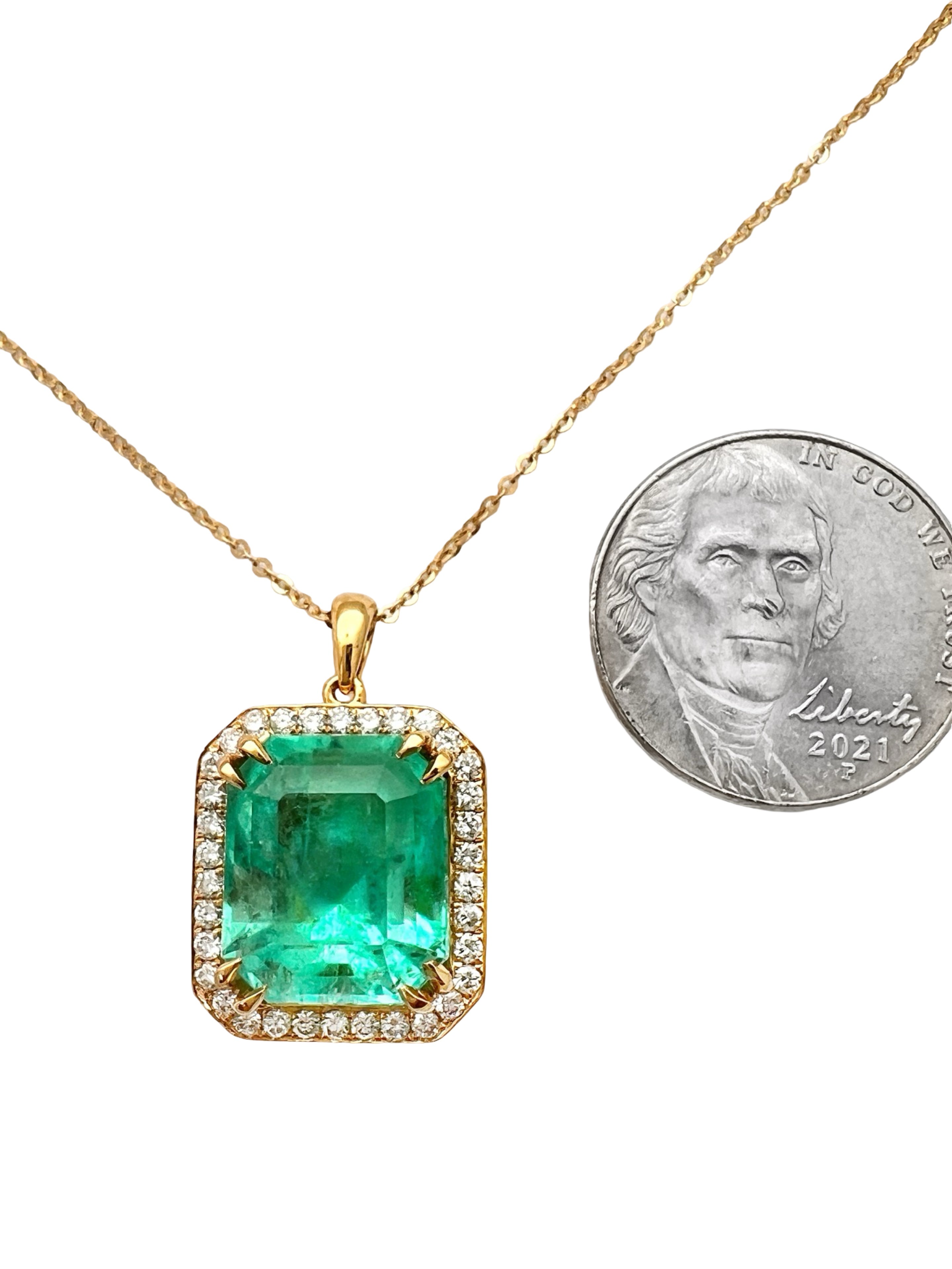 8.95 Carats Colombian Emerald F1 GIA (Certified) & 0.55 Carats Diamond